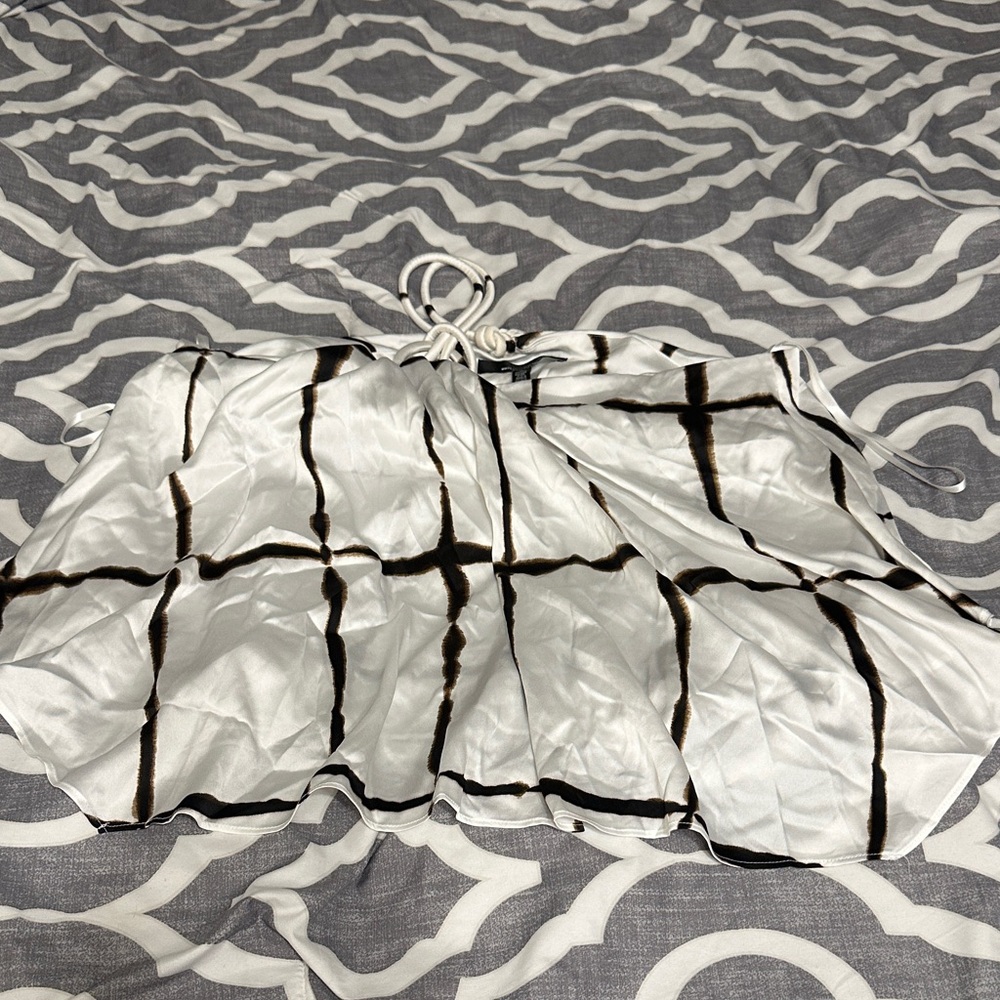 White House Black Market Monochrome Patterned Top